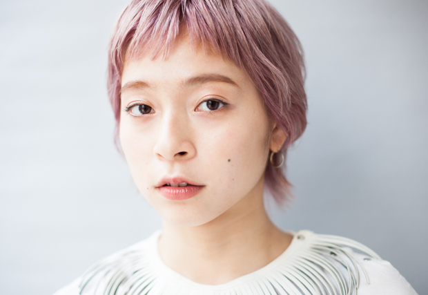 ハイトーンのショートウルフの髪型 ヘアスタイル ヘアドレ